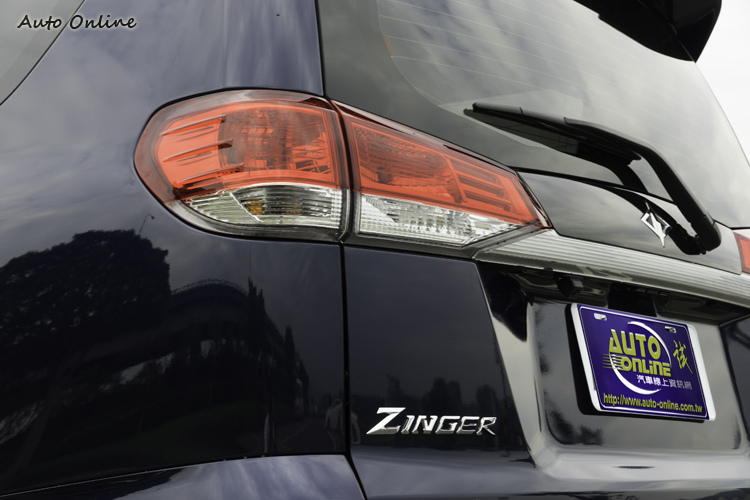 尾燈式樣變更,呼應車尾水平線條展現層次。