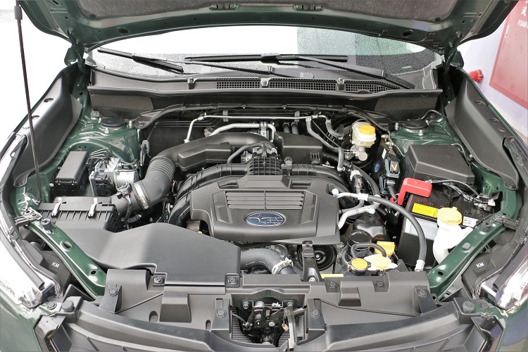 動力方面很可惜先前傳聞的油電系統依舊沒進台灣,還是使用四缸水平對臥2.0升自然進氣系統。