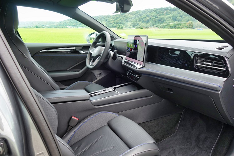 Passat沒有辜負旗艦旅行車的稱號,無論配備水準或是豪華感都媲美高級品牌。