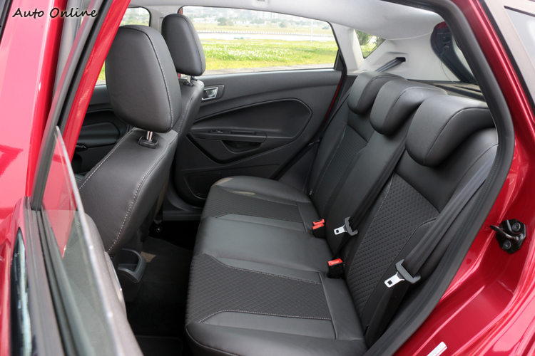 Fiesta三輛車中最長軸距,以小車而言後座充裕。