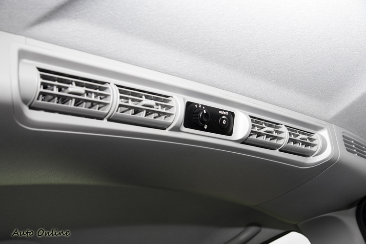 後座有獨立空調出風與調整。
