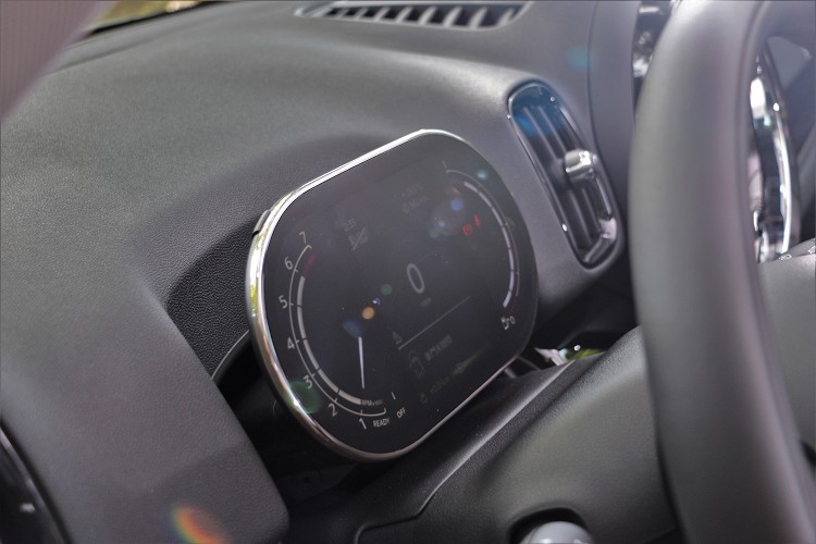 改款後可升級MINI整合式數位儀表,為座艙增添創新科技氛圍。