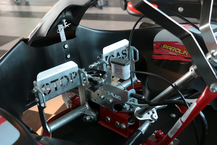 踏板跟座椅都能做前後調整。