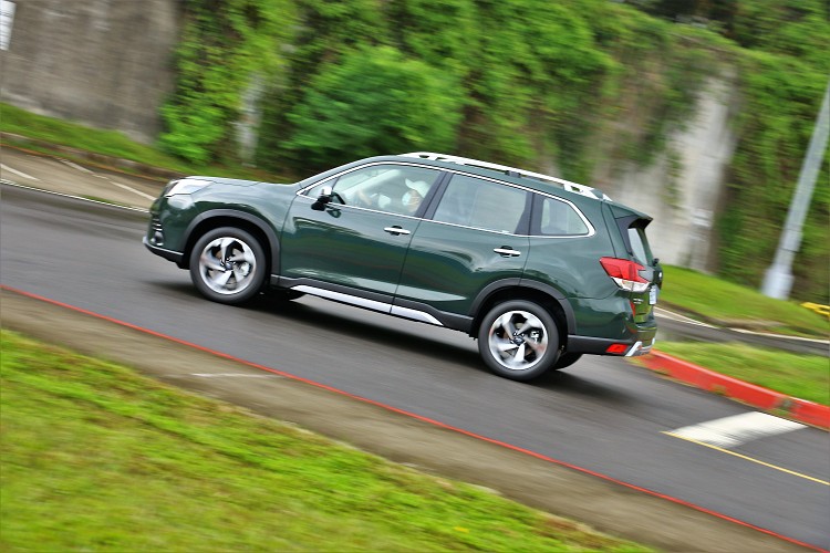 Forester整體的動力輸出有別於以往我們對於Subaru性能車既有印象,產品定位的方向是家庭、實用為主。