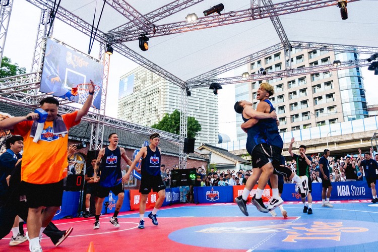 虎牌啤酒深信「一個人可以突破防線，一群人可以改寫戰局」。圖／海尼根台灣提供