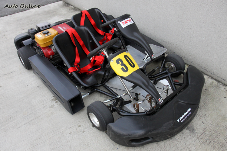 致力於推廣卡丁賽車的大魯閣賽車場,場內還有親子車提供租借,讓孩童在父母陪同下體驗速度的快感。