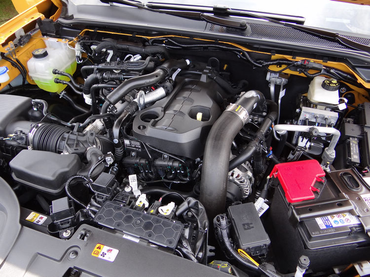 XLT及Wildtrak搭載的柴油引擎排氣量都是2.0升,但透過不同的渦輪增壓技術、進氣系統和壓縮比設定,呈現出不同面貌的動力表現。