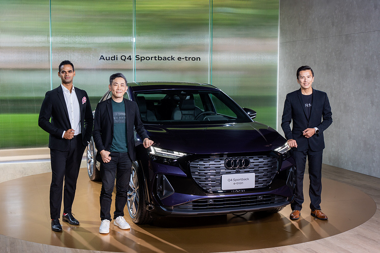 台灣奧迪與Garmin展開深入對談,並與Audi最新成員Q4 e-tron車系合影。