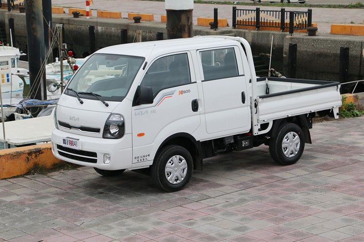 與市場主流的其他國產車相比,Kia卡旺採用的是純進口銷售的方式。