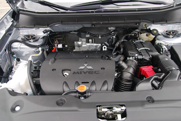 ASX搭載的是代號4B10的1.8L引擎動力,這具引擎與國產的Lancer Fortis 1.8使用的引擎相同。