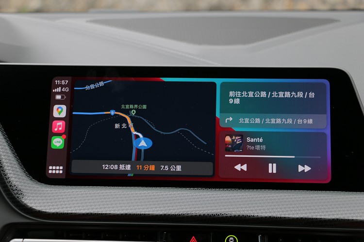 無線Apple CarPlay是標準配備。