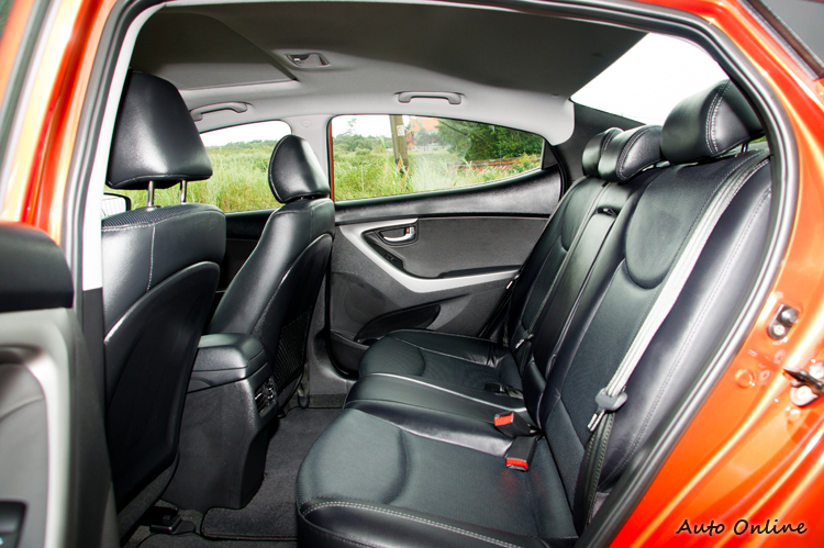 後座增加了空調出風口,提昇乘坐舒適度。