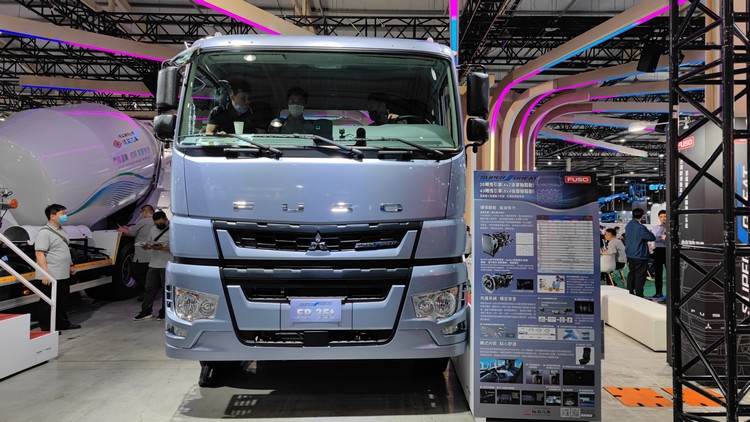 FUSO Super Great 35噸曳引車(4×2後單軸驅動)