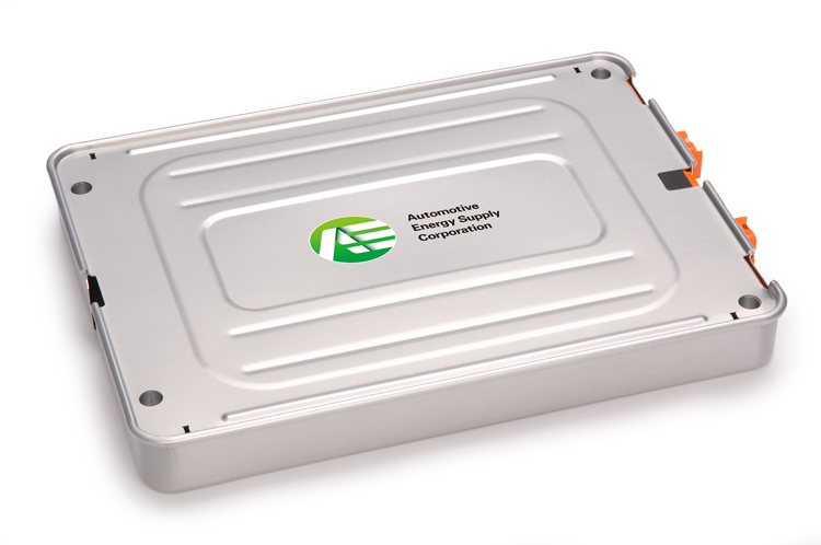 現在電動車搭載的主流為鋰離子電池,能量密度高,壽命也較長。