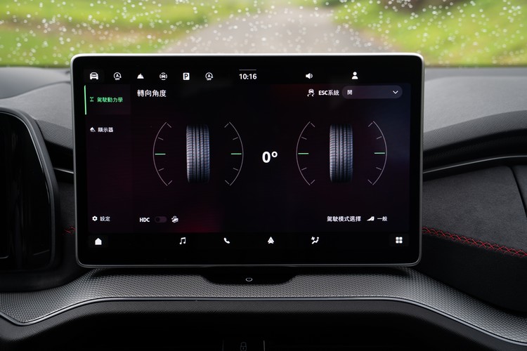 因為具有一定的越野能力,所以也提供了有助越野行駛參考的資訊