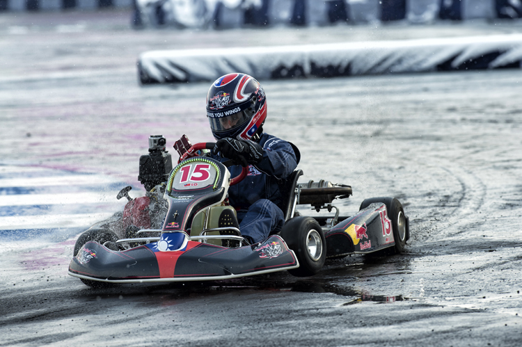 卡丁車是四輪外露式賽車中,構造最點單、體積最小、重量最輕者,堪稱是最基礎的方程式賽車。
