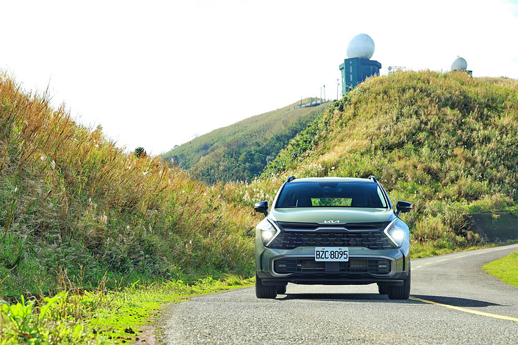 Kia總代理台灣森那美起亞特別向母廠爭取,全新到港的Sportage 25年式新增X-line 2WD車型,滿足車主不同的需求。