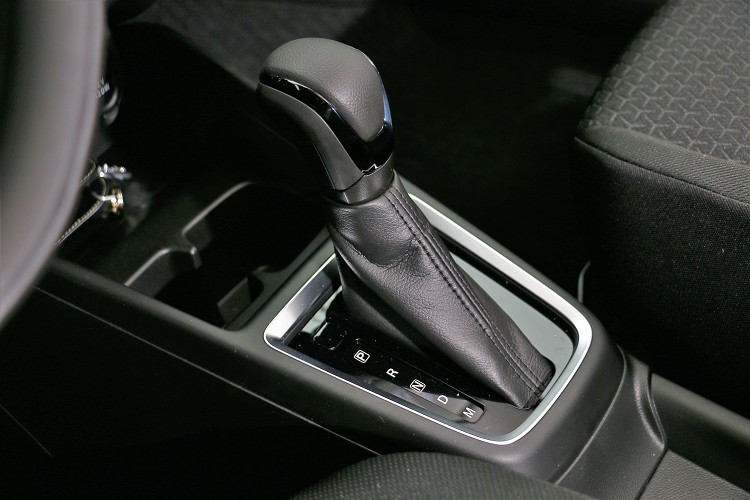 變速箱從原本的六速自排改為無段變速系統。