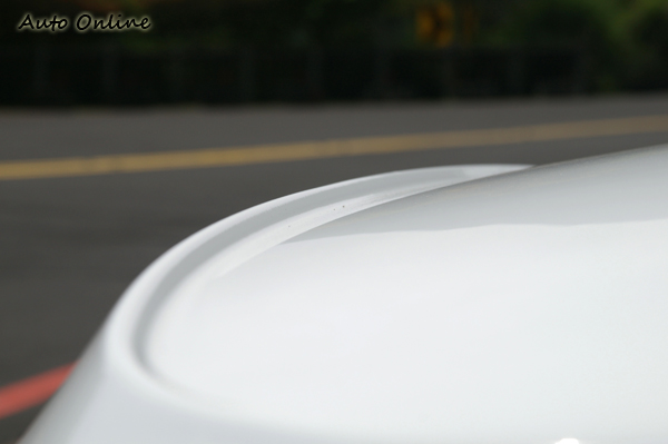 與大多數歐系房車一樣,508尾廂也有小鴨尾的擾流設計。