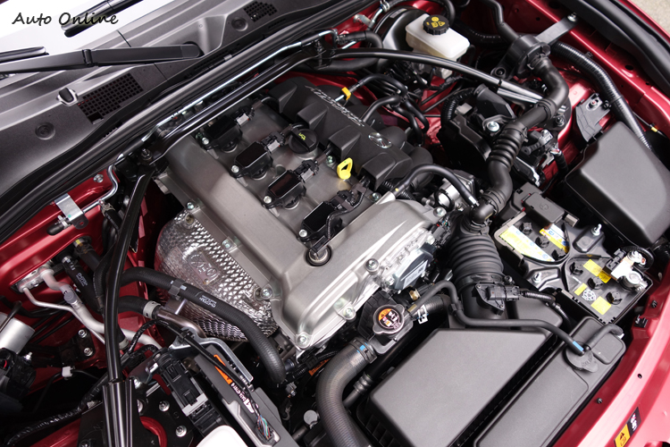 足夠的動力和紮實的底盤,打造出絕佳平衡的操控設定。