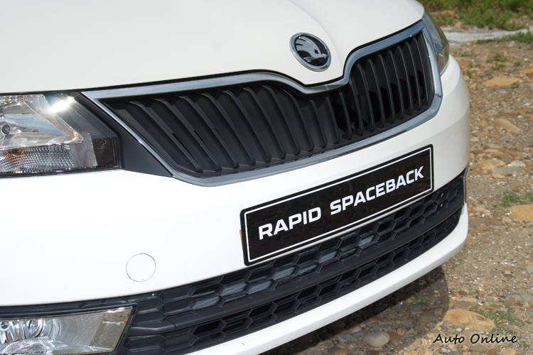 熟悉的車頭,不,應該說全車外觀都沒啥變。