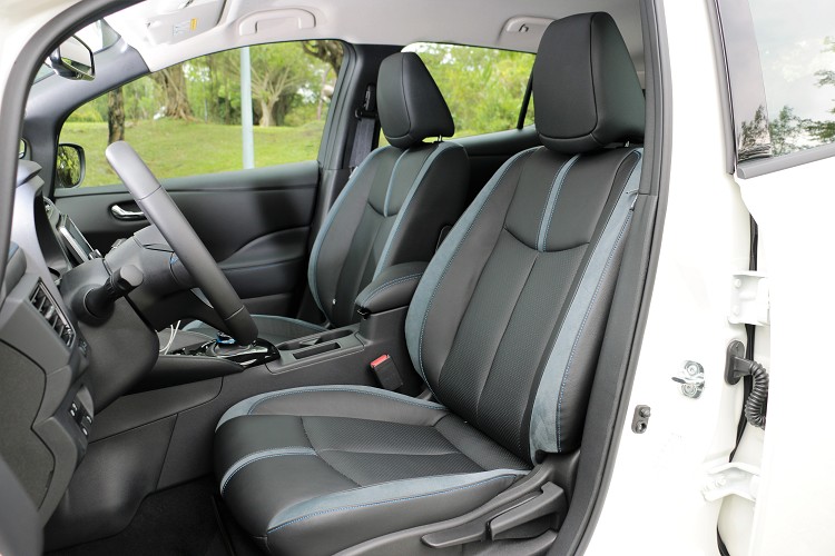 全車系導入高質感皮椅,附前/後加熱座椅功能,提升駕駛及乘客的乘坐舒適度。