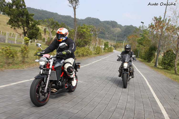 除了輸出偏柔順以及離合器接點較模糊外,Diablo的動態以及懸吊的穩定性其實不比ER-6n差多少。