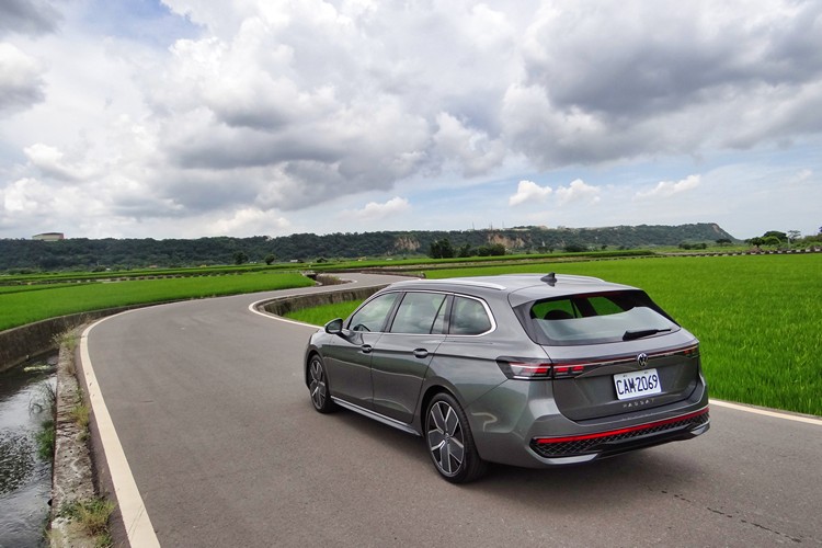 旅行車兼有優異操控和強大機能的優點,長久以來受到家庭買家的喜愛。