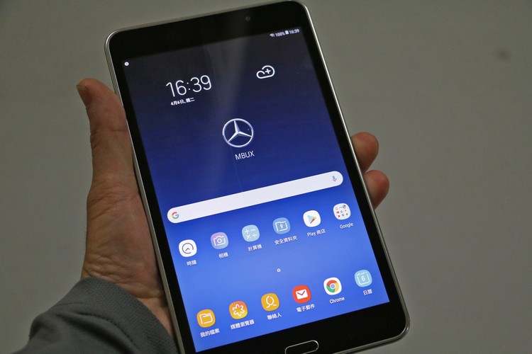 後座螢幕也可以當作一般的三星平板使用,只是性能及穩定性可能不是旗艦級的。