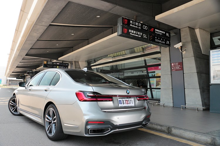 限量30台的BMW 730i Edition M特仕車,完美在奢華與運動中找到平衡點。