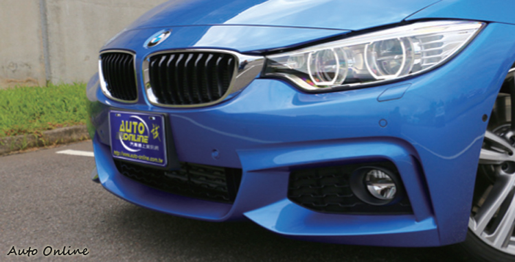 試駕車款435i有選配M Sport Package套件,前氣壩的造型跑格味十足。