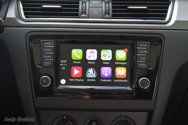 新年式開始導入Smart Link,透過中控螢幕即可操作智慧手機功能。