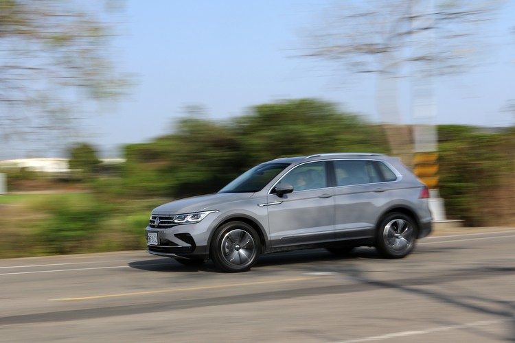 Tiguan 280 TSI沒有配置強悍的動力單元,加速特性也不算輕快,不過仍保有易於操控的優點。
