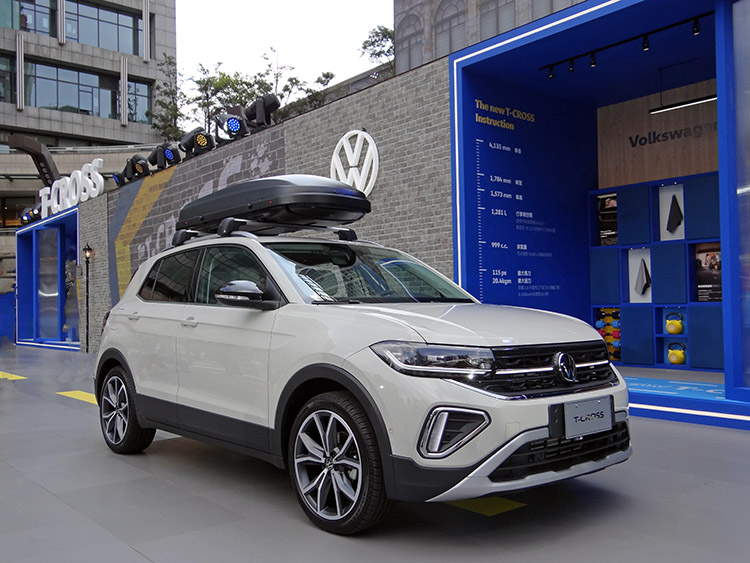 MQB 模組化橫置引擎平台,以及 27% 熱成型超強鋼材搭配優良的技術,塑造輕量化、高剛性的車體,增進操控性與行車安全。