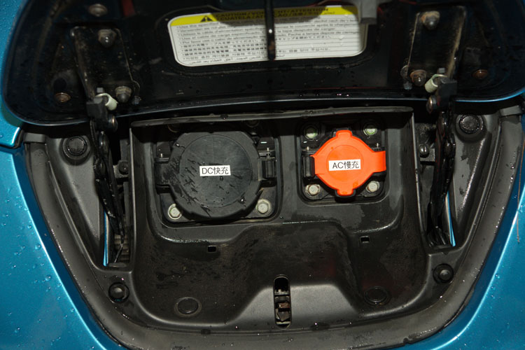已市售的電動車通常同時具備慢充(一般充電)與快充系統,以因應不同的充電需求。
