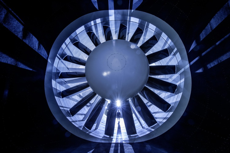 巨型風扇高達九公尺,可吹送氣流風速最高可達265km/h