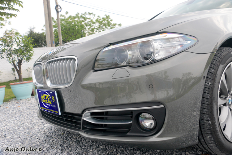 車頭的飾條會因為Line套件不同有所差別。(此車選配Modern Line)