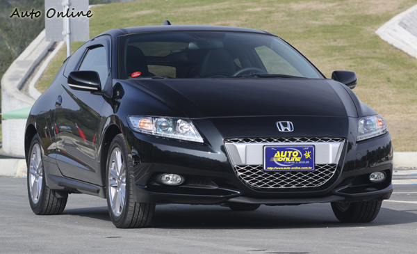 如果你是單身黃金漢,我想CR-Z會比Mini更適合你。