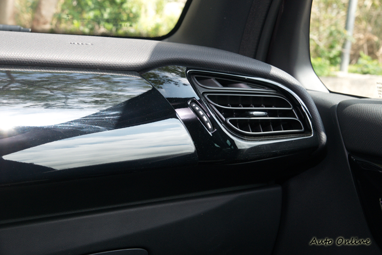 連空調出風口也有做一番造型。