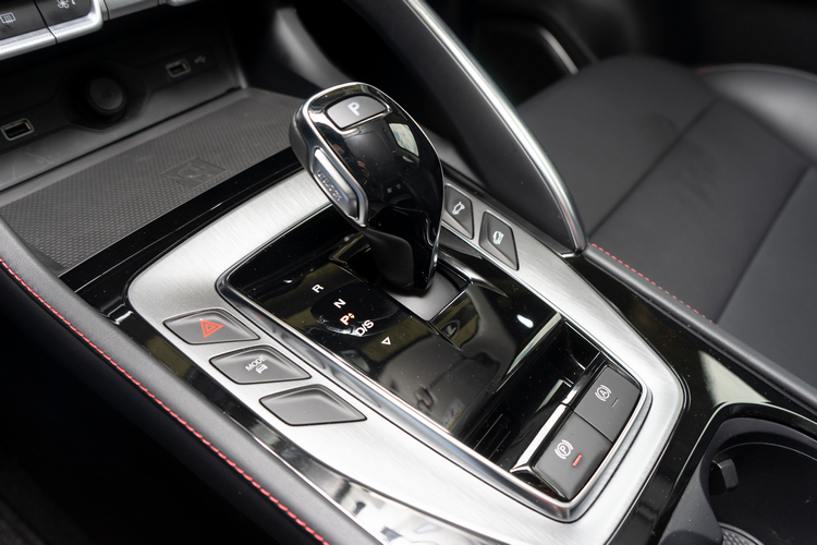 七速雙離合器自手排變速箱,提供五種駕駛模式。