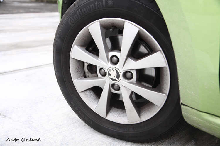 Citigo輪胎規格175/65R14,我想這應該是考量到動力的搭配。