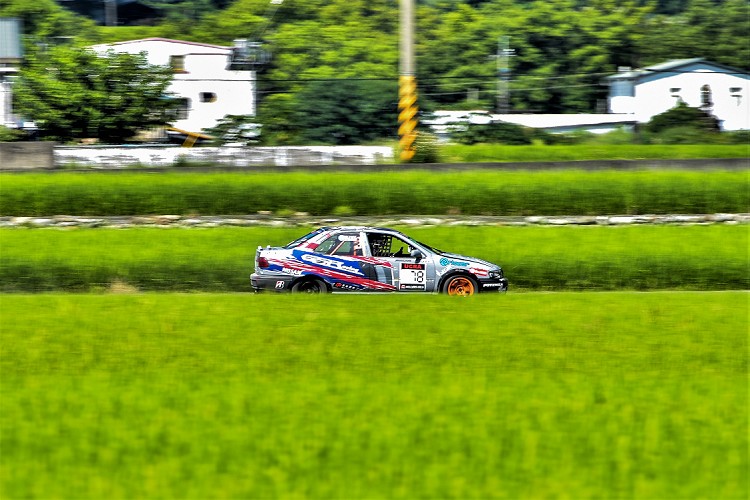 這次的關山站與去年不同,賽道改為田間道路,比拚的是油門開啟時間與進彎的煞車點。