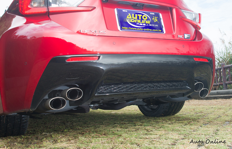 動力聲浪控制系統當引擎轉速低於三千轉時是發出低沈排氣聲浪,超過後即變為高亢尖銳。