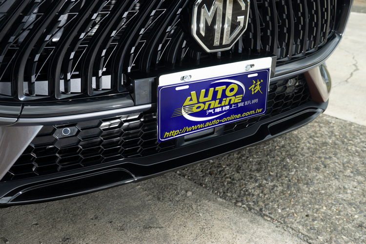 多項Trophy套件強化外觀的個性感。