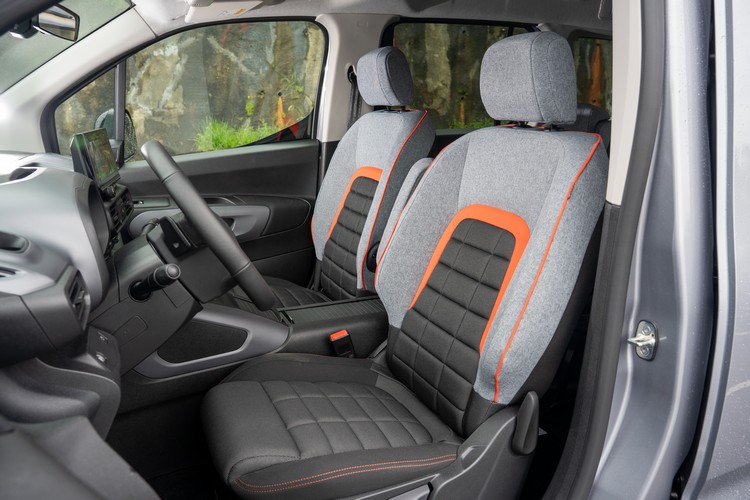 XTR車型專屬的CITROEN ADVANCED COMFORT 雙前座獨創減震舒適座椅