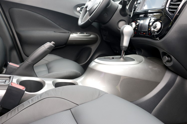 重機造型中央鞍座是Juke的特色,如果能與車身同色那會更好。