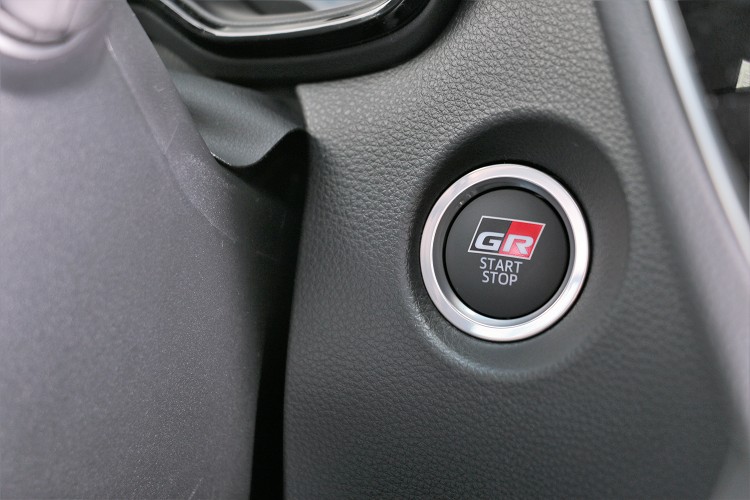 PUSH START亦搭載GR 專屬LOGO。