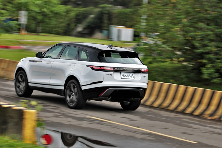 此次試駕P250 R-Dynamic S車型搭載一具2.0升四缸渦輪增壓引擎,很可惜新年式未導入品牌廣泛使用的輕油電系統。