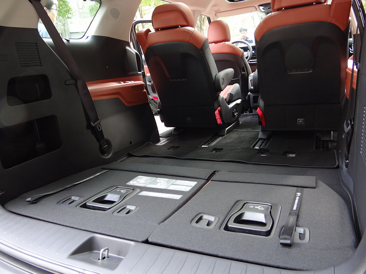 第三排座椅可隱藏設計,輕易打造出超寬敞的載物容量。