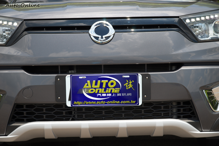 選配前後下護板讓車頭/尾進一步武裝起來。